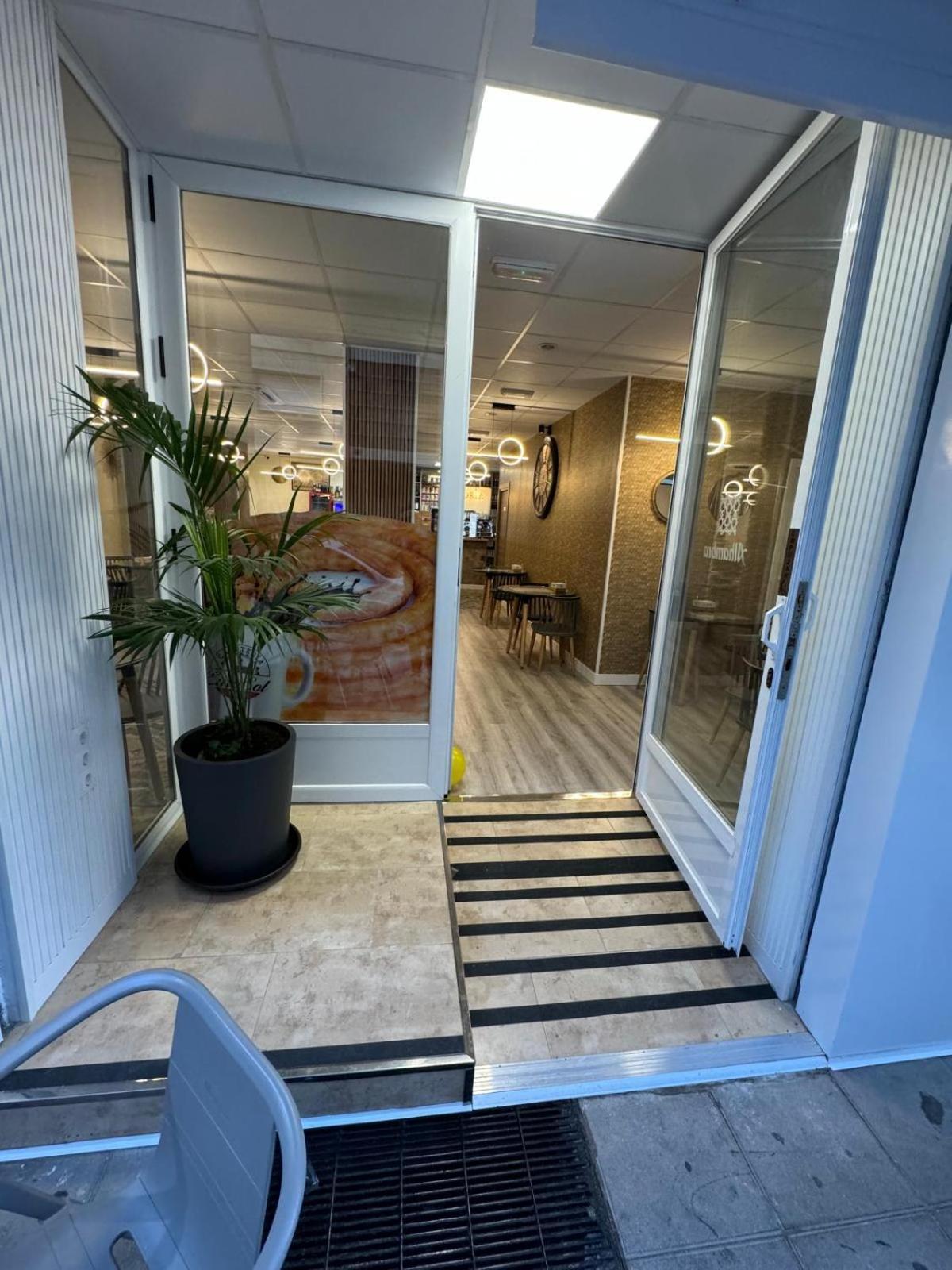 Pension Eurosol Гранада Экстерьер фото